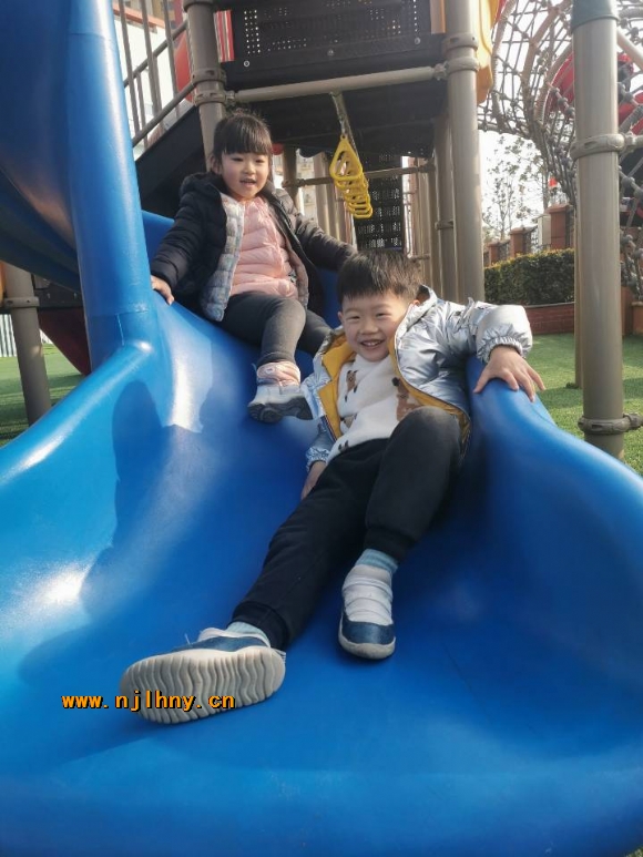 QTG_VKYM3D}9@[(Q7WLYO~E.JPG